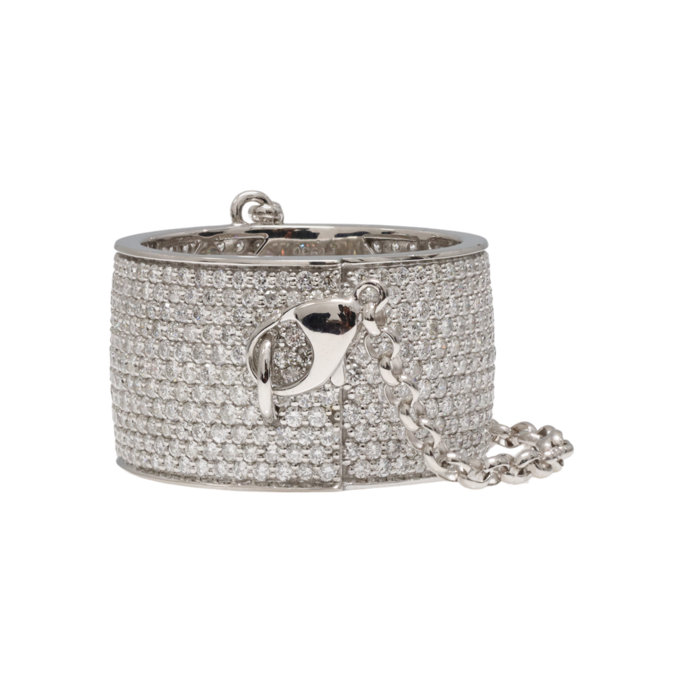 Diamond Pavé Eternity ring in platinum