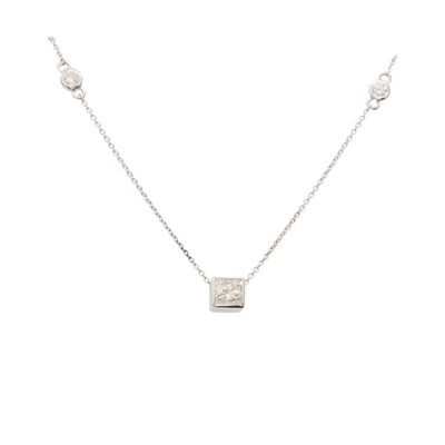 18ct WG Diamond Pendant Necklace
