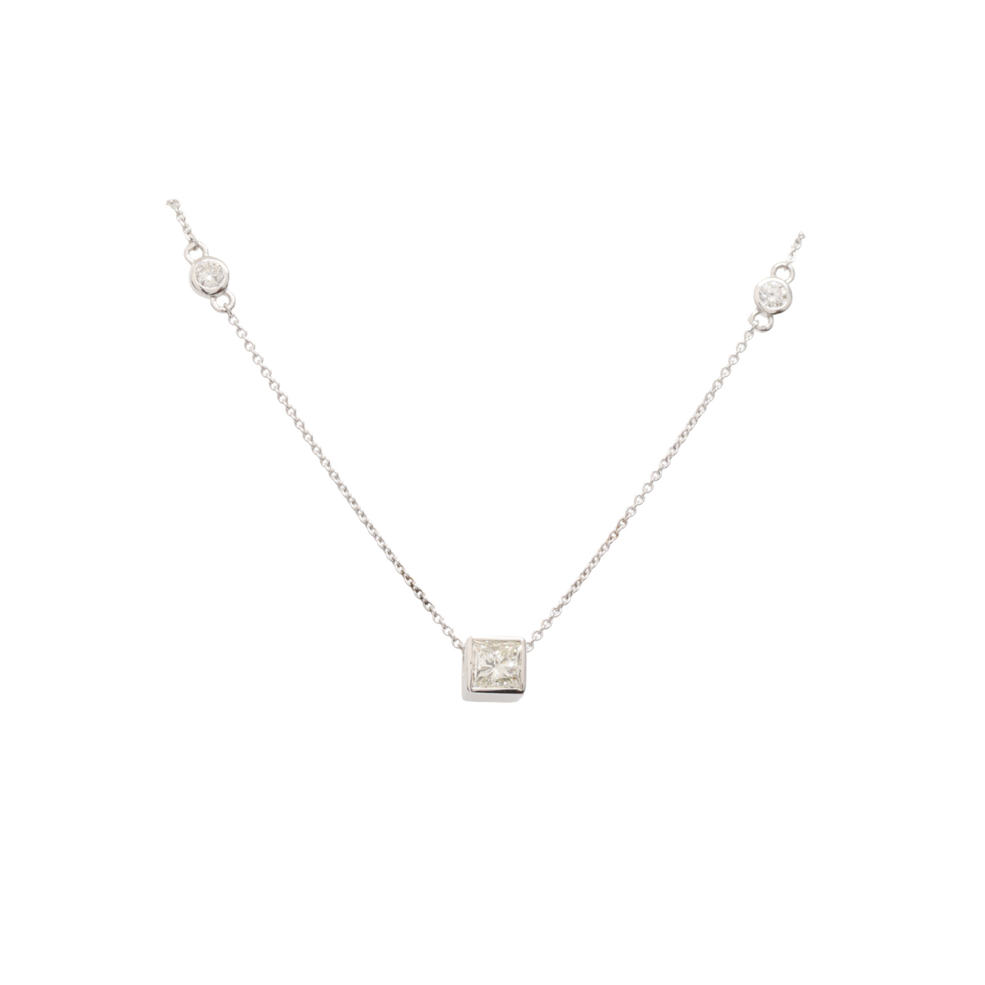 18ct WG Diamond Pendant Necklace