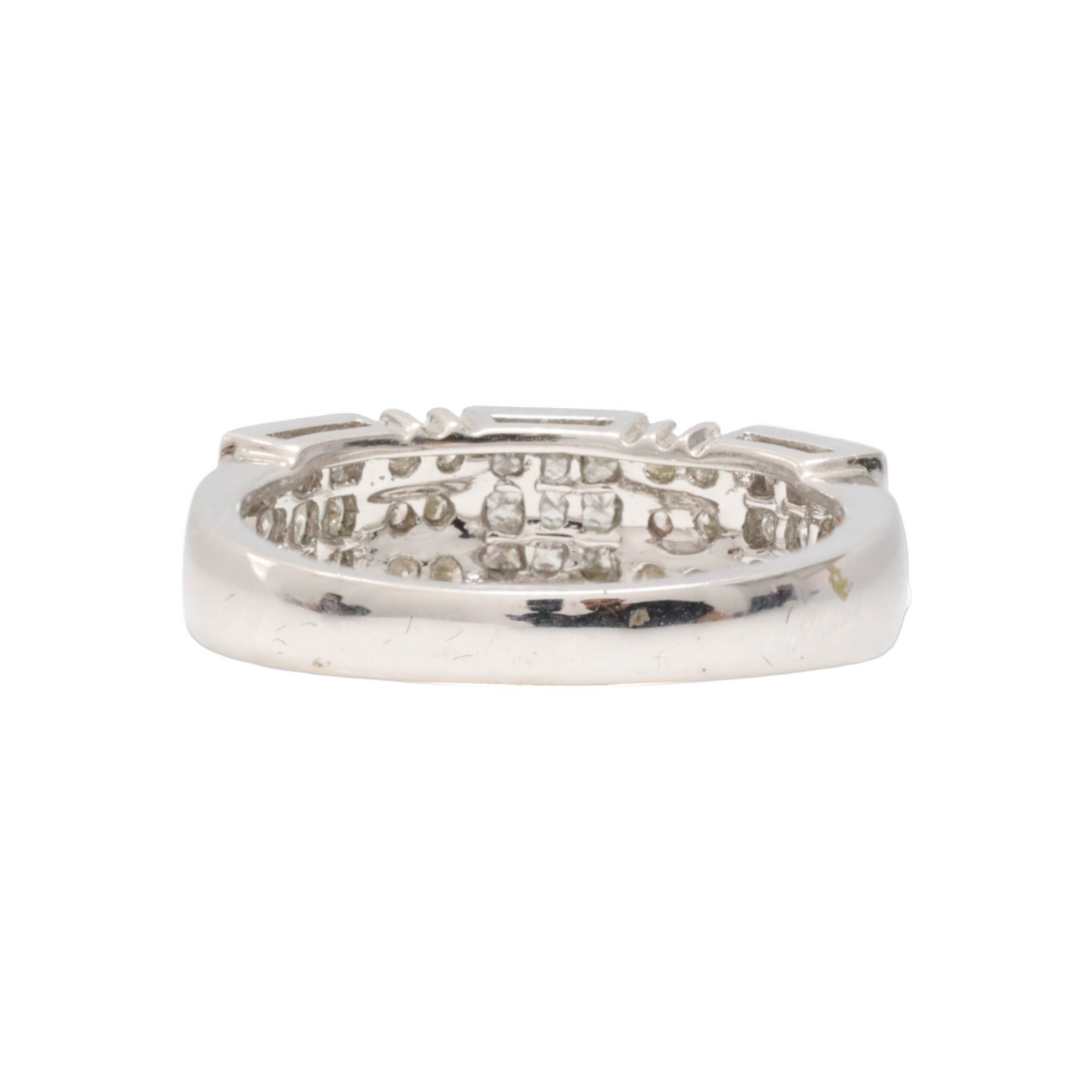 Diamond cluster ring in 18ct WG