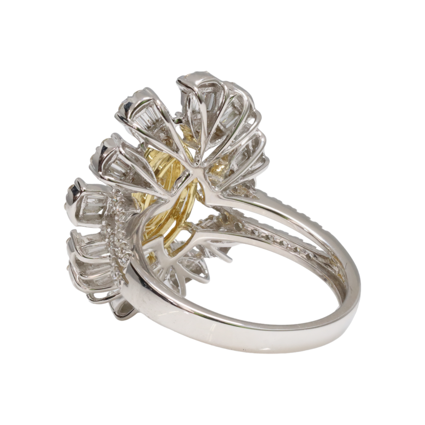18ct White Gold Diamond Ring