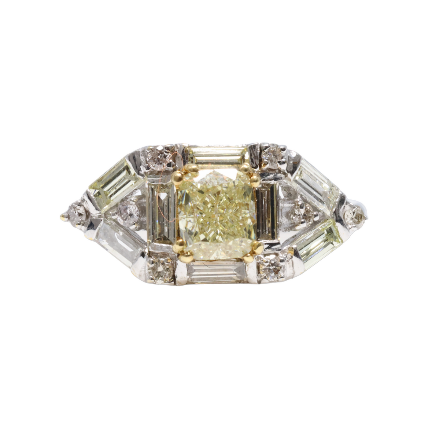 18ct Fancy Diamond ring
