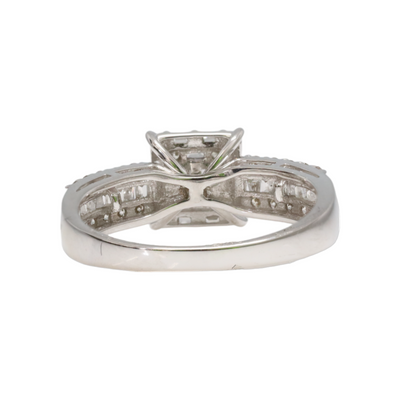 18ct White Gold Diamond Ring.