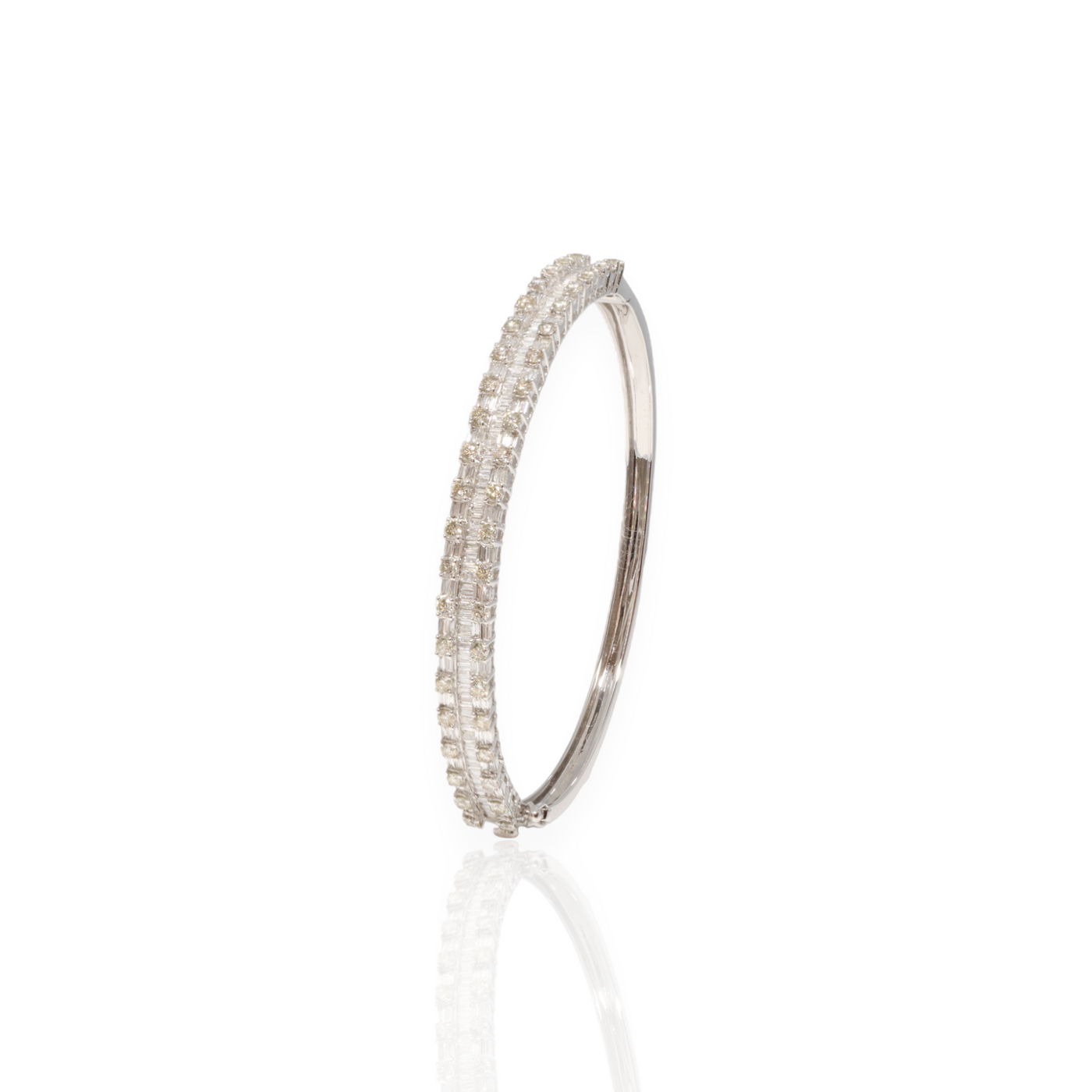 18ct White Gold Diamond Bangle