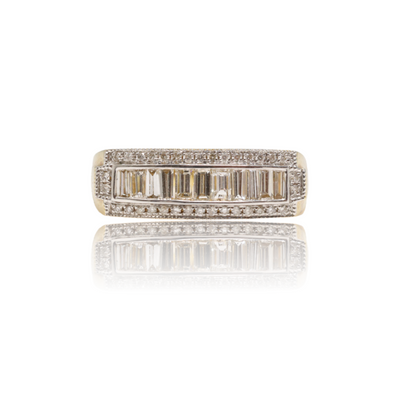 18CT Yellow Gold Tapered Diamond baguette Ring
