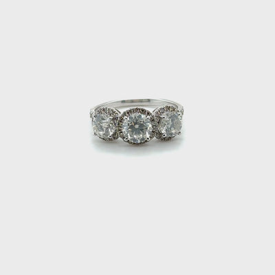 18ct white gold trilogy Diamond dress ring