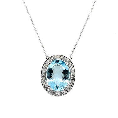 18CT White Gold Aquamarine Oval Pendant and Necklace