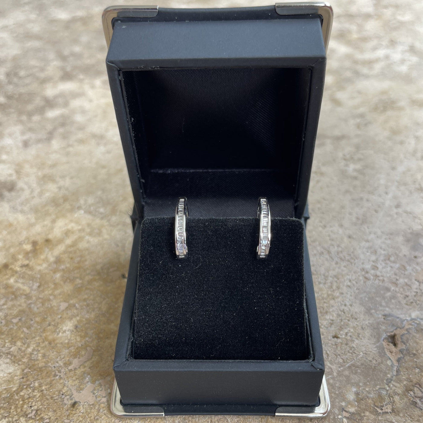 18CT White Gold Diamond Earrings