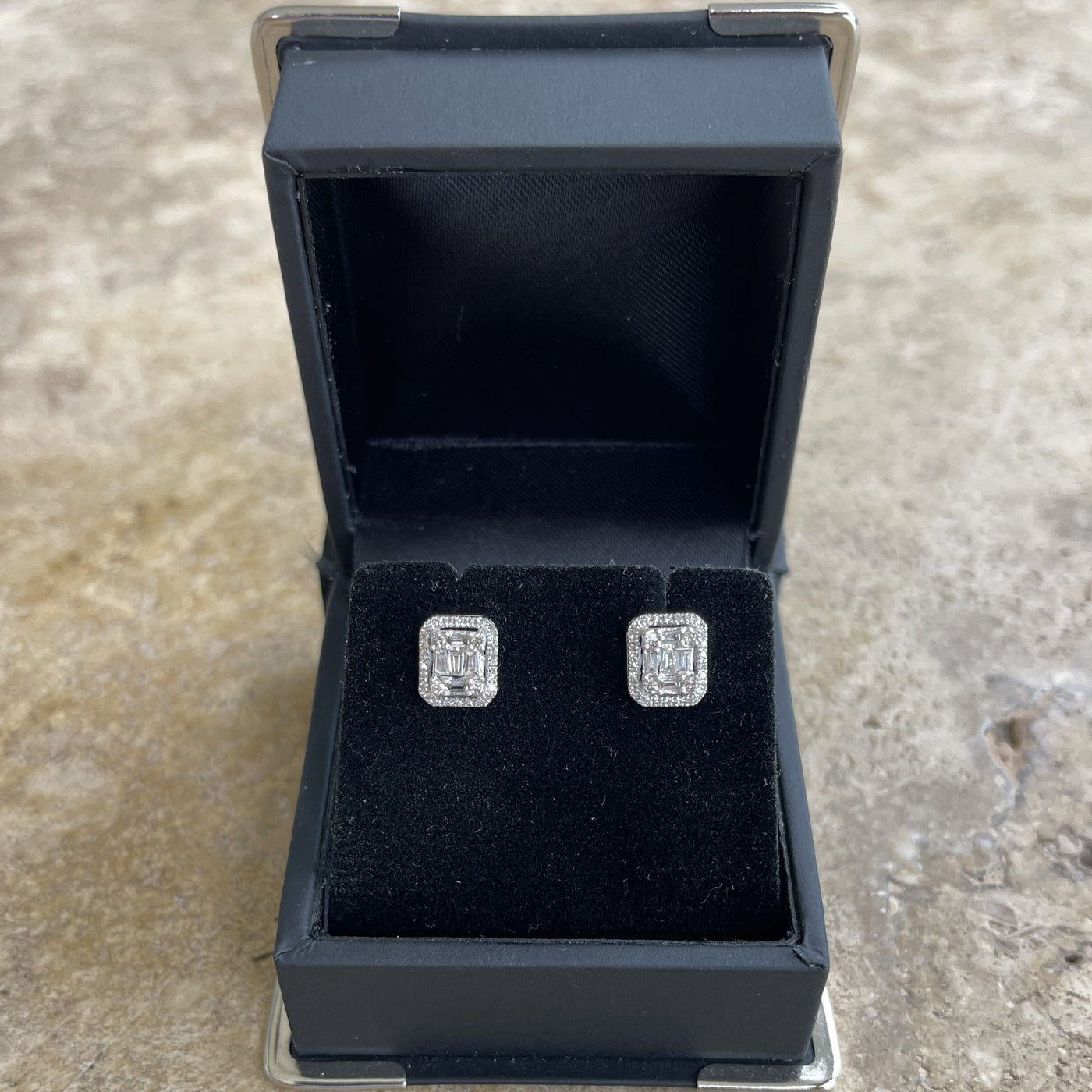 18CT White Gold Diamond Stud Earrings