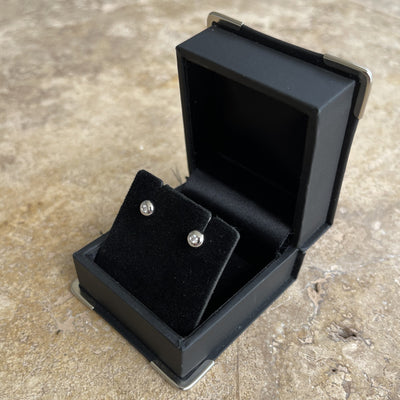18CT White Gold Diamond Studs