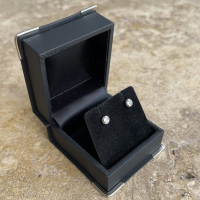 18CT White Gold Diamond Studs