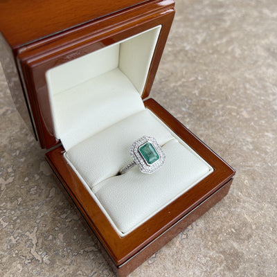 18CT White Gold Emerald and Diamond ring