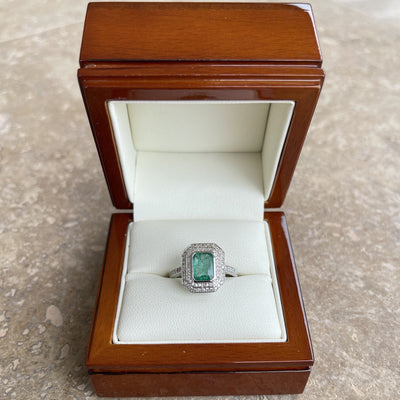 18CT White Gold Emerald and Diamond ring