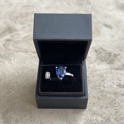 18CT White Gold Kyanite and Diamond Ring