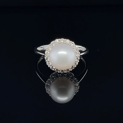 18CT White Gold Pearl and Diamond Ring