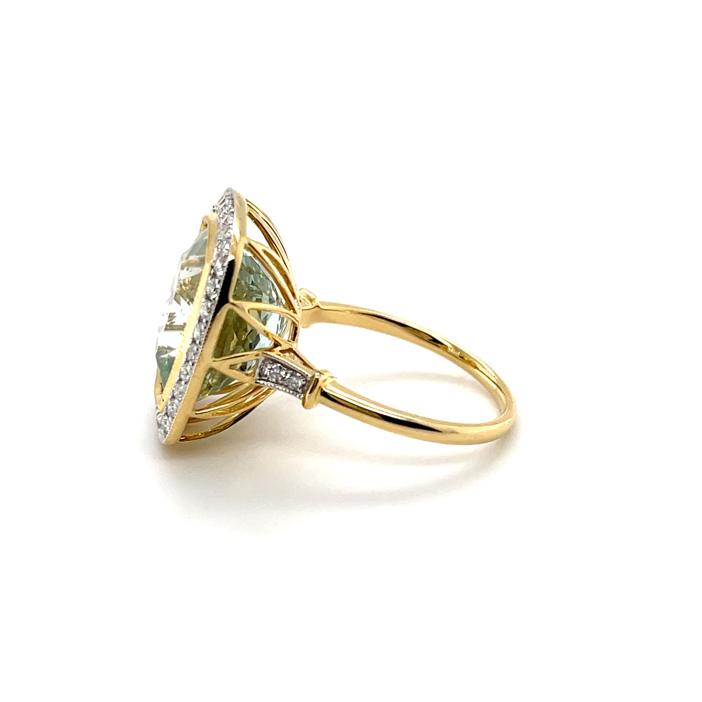 18CT Yellow Gold Aquamarine and Diamond Ring