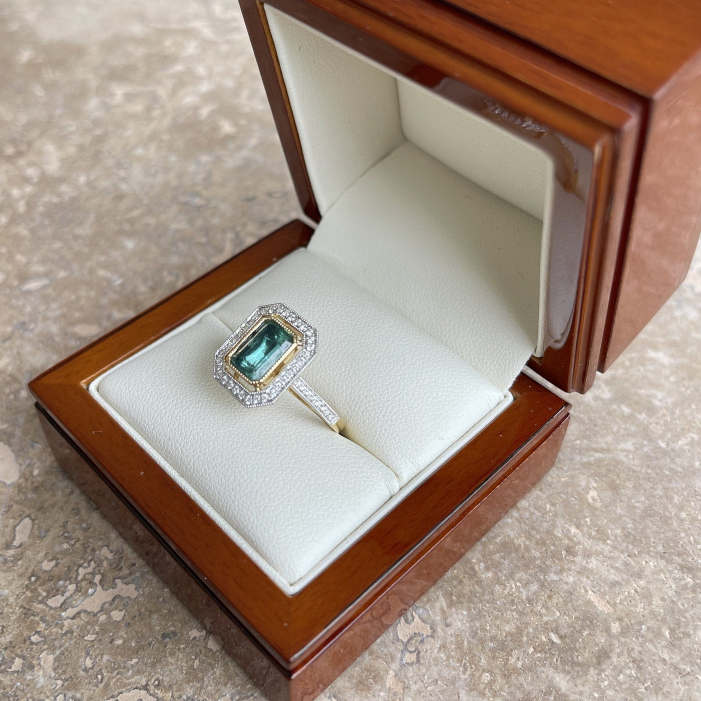 18CT Yellow Gold Colombian Emerald and Diamond ring