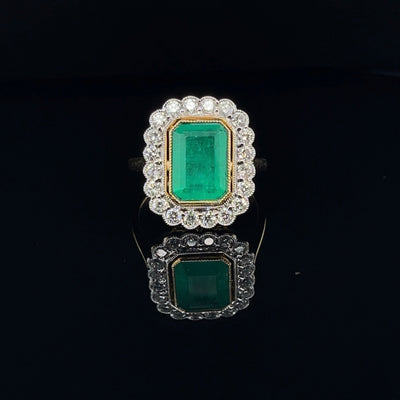 18CT Yellow Gold Colombian Emerald and Diamond ring