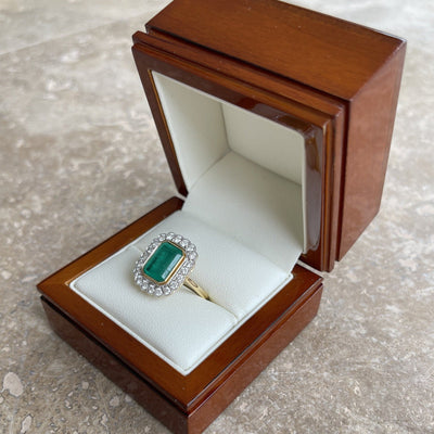 18CT Yellow Gold Colombian Emerald and Diamond ring