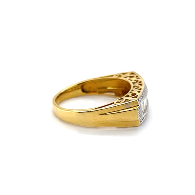 18CT Yellow Gold Tapered Diamond baguette Ring