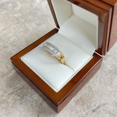 18CT Yellow Gold Tapered Diamond baguette Ring