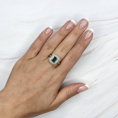 18CT White Gold Emerald and Diamond ring