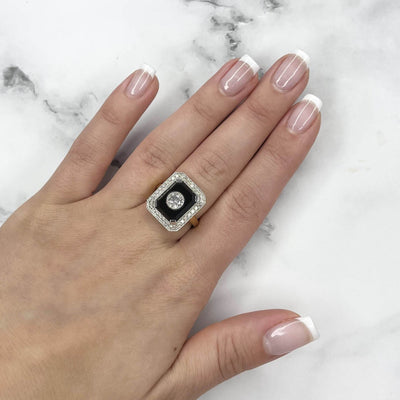 18CT Yellow Gold Diamond and Black Onyx Ring