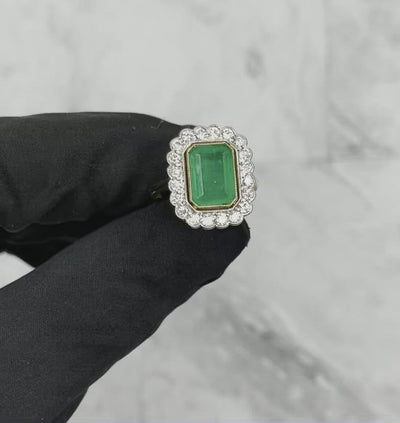 18CT Yellow Gold Colombian Emerald and Diamond ring