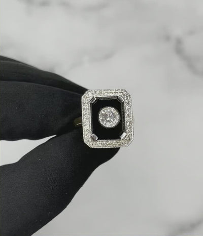 18CT Yellow Gold Diamond and Black Onyx Ring