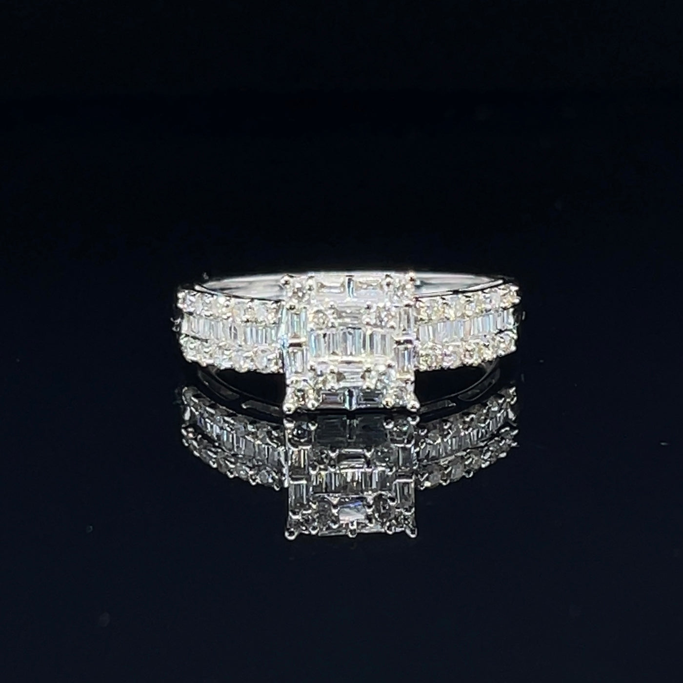 'Evelyn' 18ct white gold diamond ring