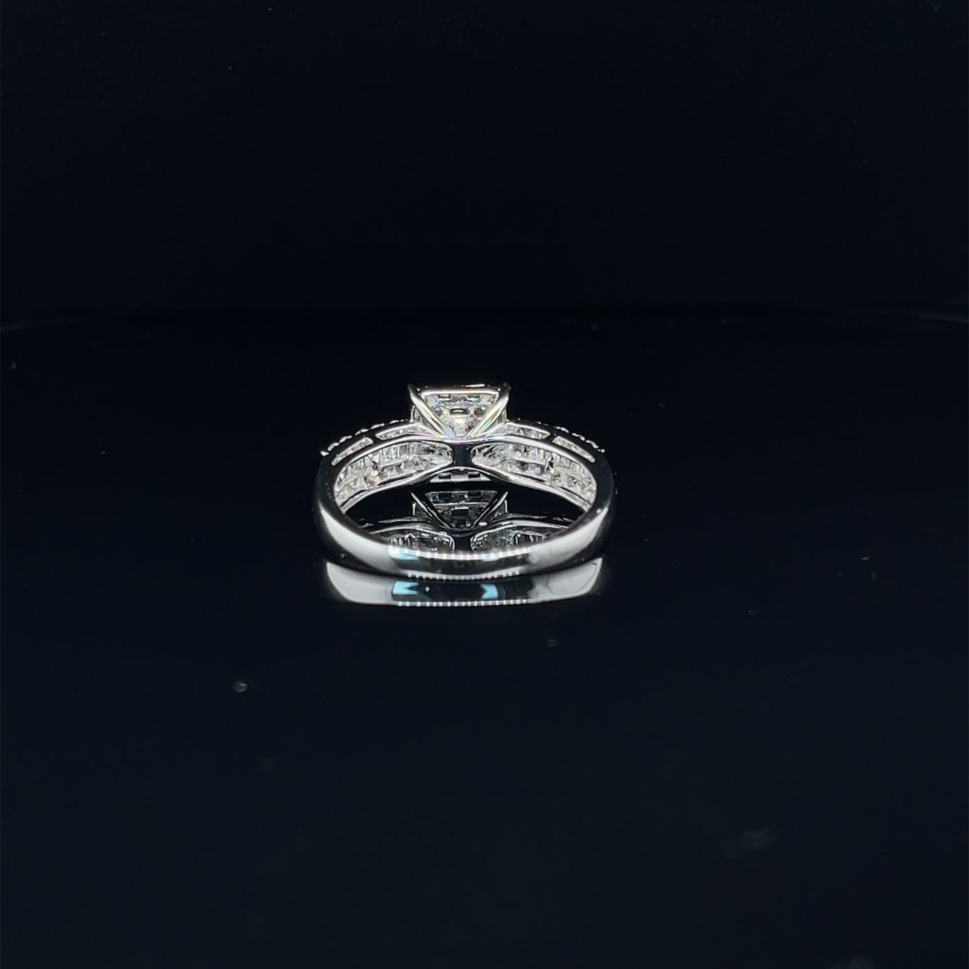 'Evelyn' 18ct white gold diamond ring