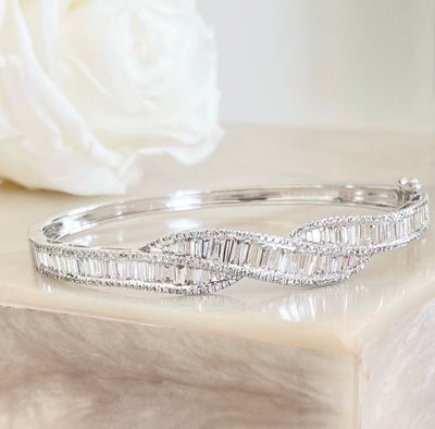 'Gabriella' 18CT white gold diamond hinged bangle