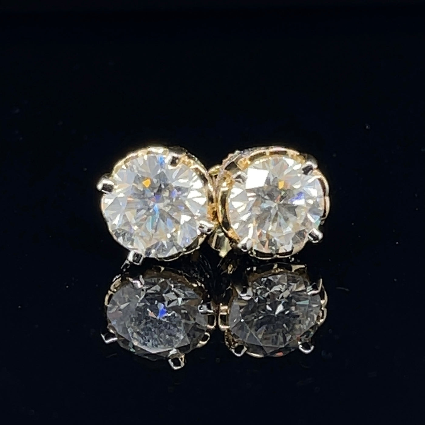 18CT Yellow Gold Moissanite Diamond Studs