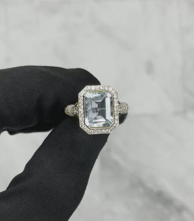 18CT Yellow Gold Aquamarine and Diamond Ring