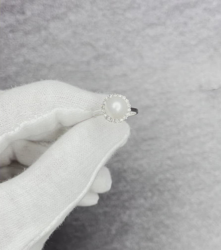 18CT White Gold Pearl and Diamond Ring