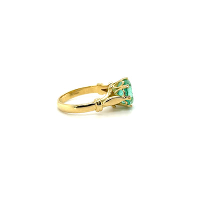 18 karat Yellow Gold Colombian solitaire ring