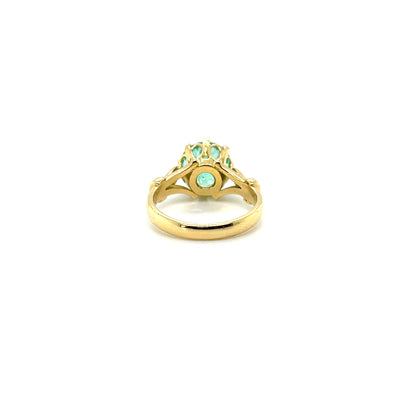 18 karat Yellow Gold Colombian solitaire ring